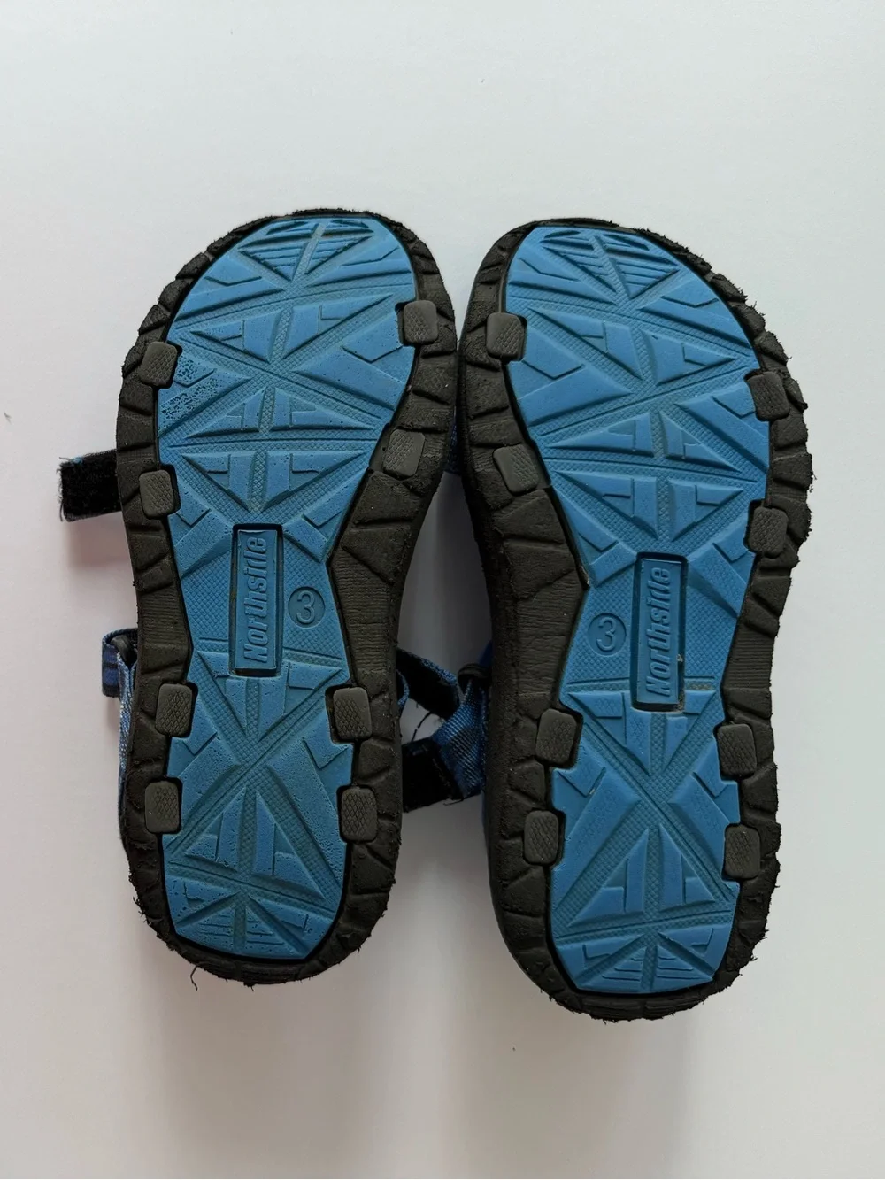 Northside Bayview Kids Size 3 Blue & Black Patterned Strappy Water/Sport Sandals